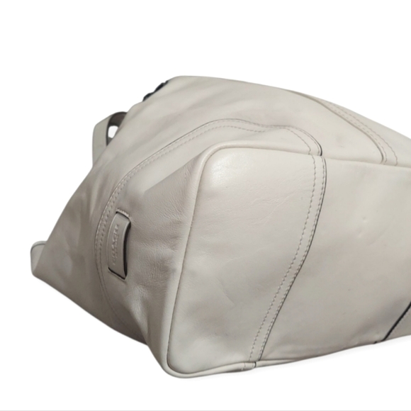 Coach Vintage Leather Slouchy Shoulder Bag EUC - Picture 8 of 11